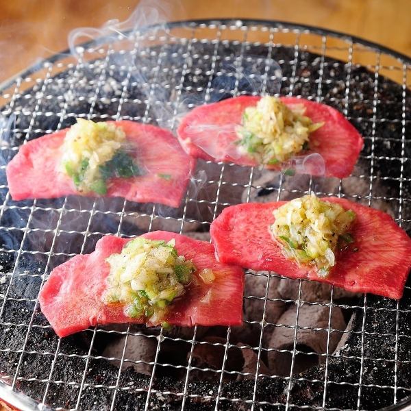 [Shichirin x charcoal grill] All our dishes are served on a shichirin grill! The meat with the subtle aroma of charcoal is exquisite.