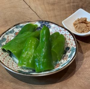 新鲜青椒配味噌