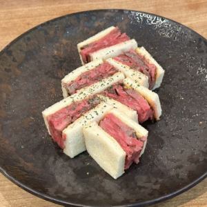 炭烤和牛三明治