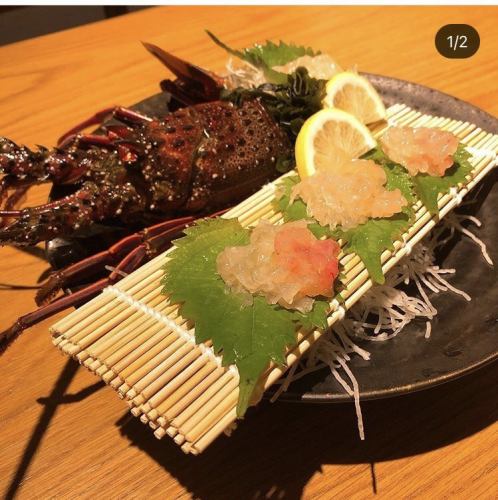 Ikizukuri of spiny lobster * Reservation required 2 days in advance