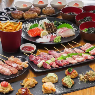 烤串套餐,赠送精酿啤酒祝酒,包含 2 小时畅饮,仅需 5500 日元!