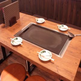 3～4名もぴったり♪鉄板の上で仲間内宴会！