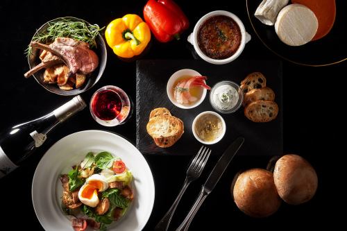 【季節の食材を用いた各種コースをご用意】