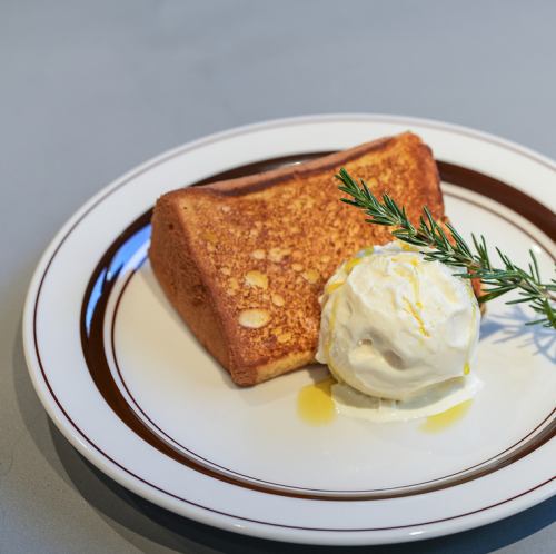 [Very popular with women] Recommended for lunch and dinner! Authentic baked chiffon cake and selectable gelato♪