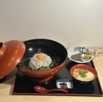 姫路名物 しらす丼