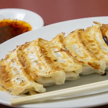 老舗中華料理店が手掛ける餃子酒場で楽しい時間をお過ごし下さい