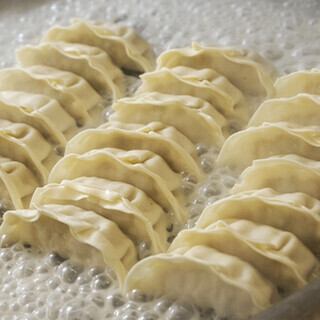 老舗中華料理店が手掛ける餃子酒場で楽しい時間をお過ごし下さい