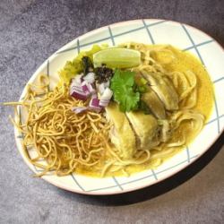 カオソーイ（カレーラーメン）