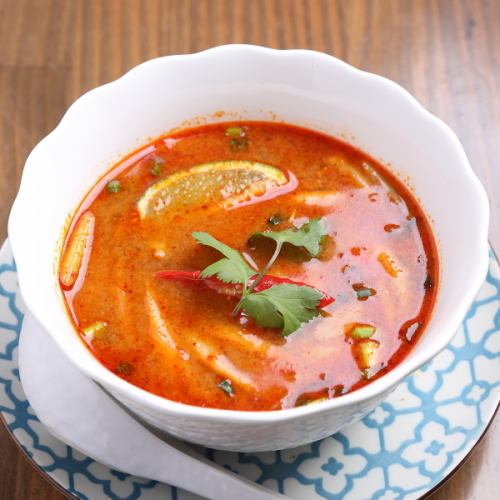 【世界三大スープ】酸味と辛味が絶妙！トムヤムクン