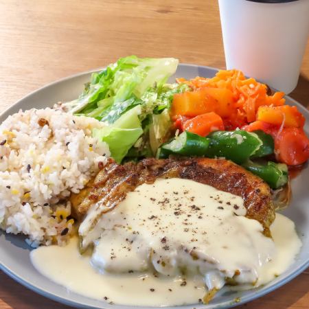 タンドリーチキン モルネーソース