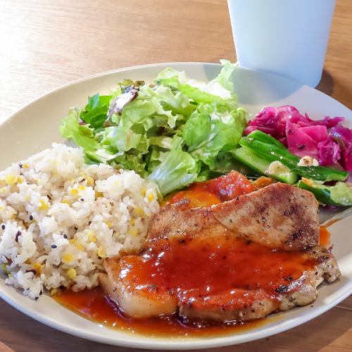 豚肩肉のグリル シャリアピンソース