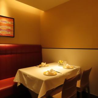 【半個室】パーテーションの半個室は少人数のご会食におすすめです。4名様から20名様