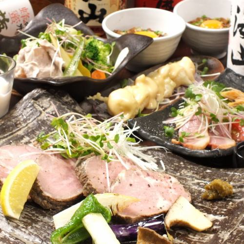 【推薦給女生的夜晚或家庭♪】使用著名的紅豬的無限暢飲套餐♪ 6道菜4,000日元～！