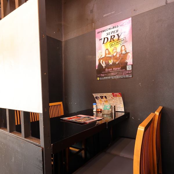 素晴らしい景色を眺めながら食事が楽しめる場所です♪6階からの絶景夜景を楽しめる窓際の席は非常に人気があるため、事前の予約がおすすめです！女子会や合コンやデートにもぴったりな雰囲気が漂い、心温まるひとときを提供します♪美味しい料理をみんなでシェアできます☆心に残る時間をお楽しみください◎