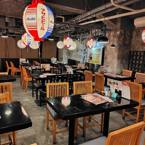当店では、英語、韓国語、中国語のメニューを用意し、訪れる全ての方に楽しんでいただける工夫をしています♪最大80名まで収容できる広々としたスペースがあり、宴会やパーティー、歓送迎会に最適です！テーブル配置も柔軟に対応可能で、皆で楽しい時間をシェアできます！特別なイベントにぜひご利用ください★