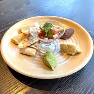 ■Meze 3 types of paste & fresh tomato salsa