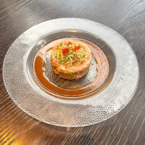 ■マグロとアボカドのタルタル