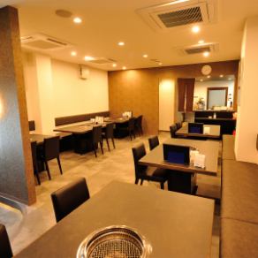 《ご家族利用から普段使いまで対応可能なテーブル席です◎》