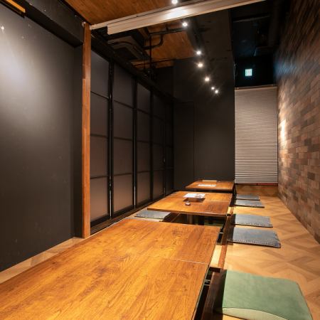 The tatami room and sunken kotatsu seats can be used for small parties to large banquets! You can use it for a variety of purposes, from 2 to 34 people.It's a spacious space that you can't imagine when you look at the exterior.