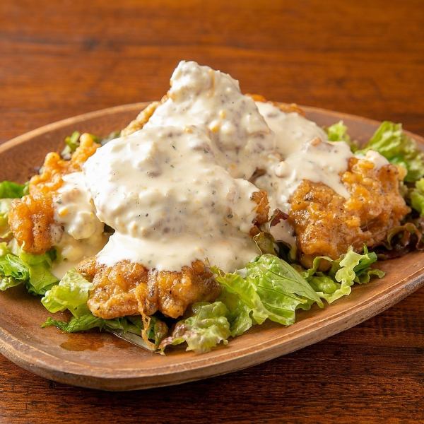 The owner is originally from Miyazaki and serves delicious chicken nanban! The special sweet and sour sauce and homemade tartar sauce create an exquisite taste.