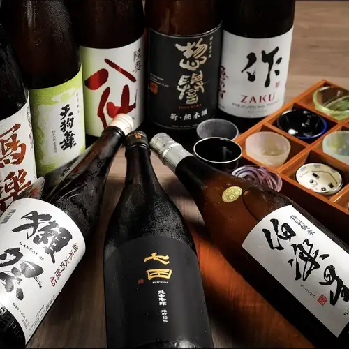 日本各地の厳選された日本酒を各種取り揃えております。
