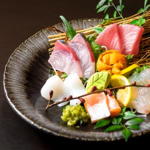 Assorted sashimi