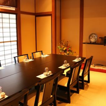 [Banquet course specialty "Bettei Sugororo"] Private room for up to 10 people with floor room! The seats are table chair seats so you can enjoy your meal slowly ♪