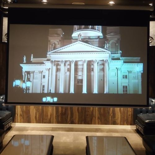 プロジェクターを完備◎