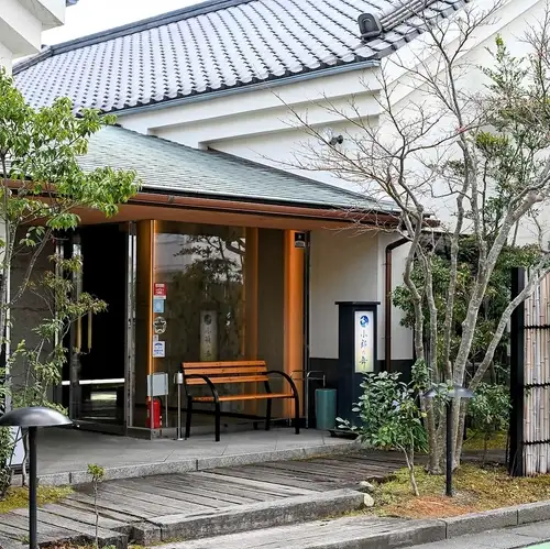 結納や顔合わせにもご利用頂ける落ち着いた店内