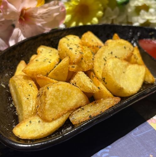 フライドポテト(コンソメ、ブラックペッパー、塩)