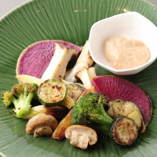 たっぷり季節野菜のツナ入りバーニャカウダ