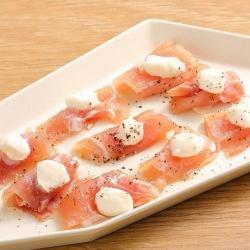 意大利熏火腿和马斯卡彭奶酪