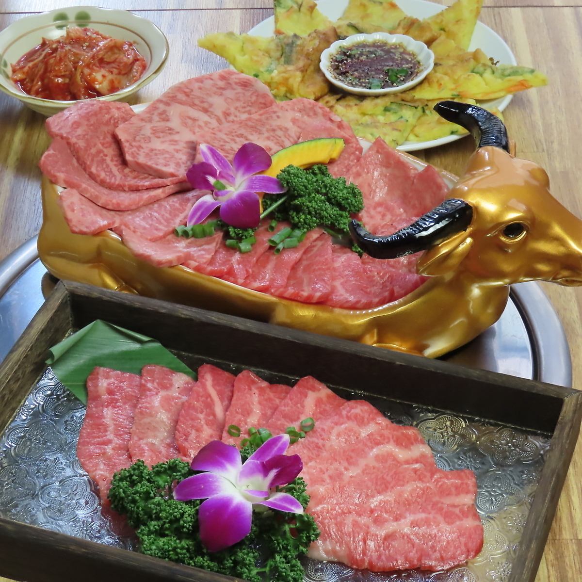 ランチでもディナーでも黒毛和牛の焼肉や本格的な韓国料理が楽しめる駅チカ焼肉店☆