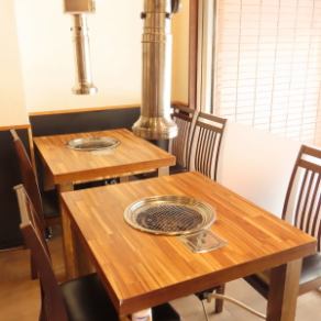 デート利用にうれしい2名様用のお席をご用意しております♪お肉を焼きながら素敵な時間をお過ごしください。