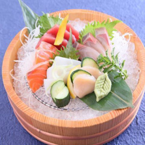 Assorted fish sashimi for 3 people