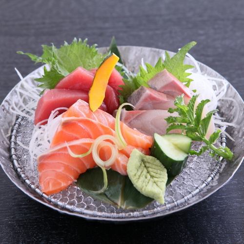 Assorted fish sashimi for two