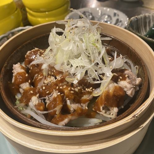 セセリのセイロ蒸し (特製辛味噌ダレ)