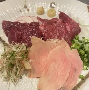 Assortment of 3 types of horse sashimi
