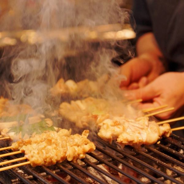 Yakitori is the pride of Kokoro Hakkenden! All the yakitori that are grilled over charcoal are both taste and volume.