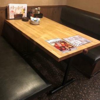 Comfortable table seats are also available! *The photo is of an affiliated store.