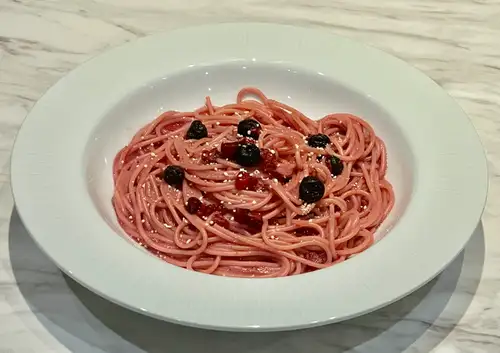 ミックスベリーのピンククリームパスタ
