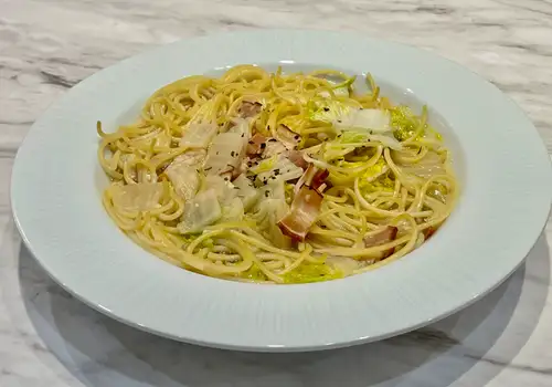 白菜とベーコンのコンソメスープパスタ