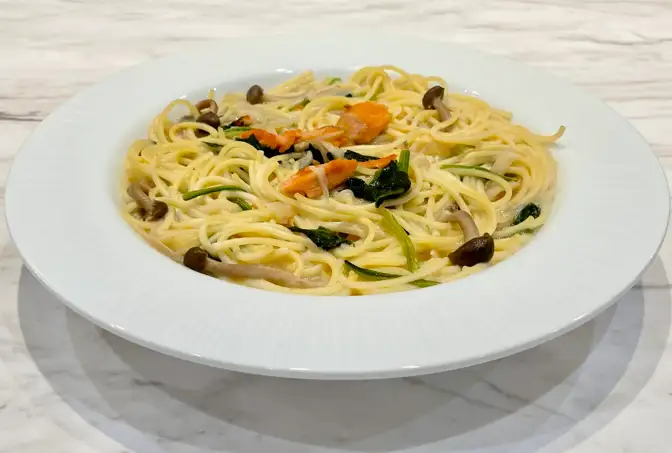サーモンときのこのクリームスープパスタ