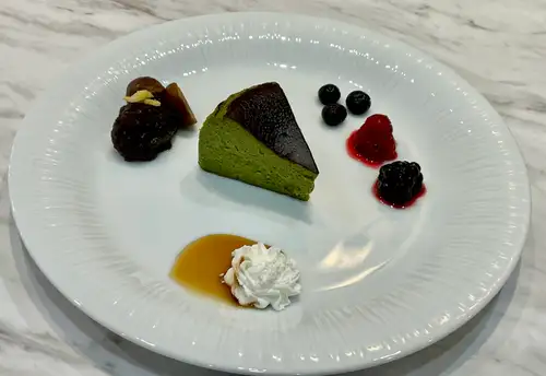濃厚抹茶バスクチーズケーキ