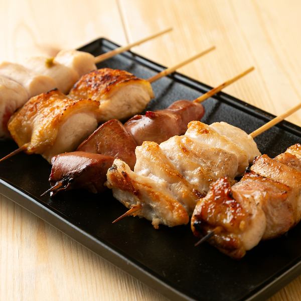 まずはこれ！おまかせ串盛り合わせ