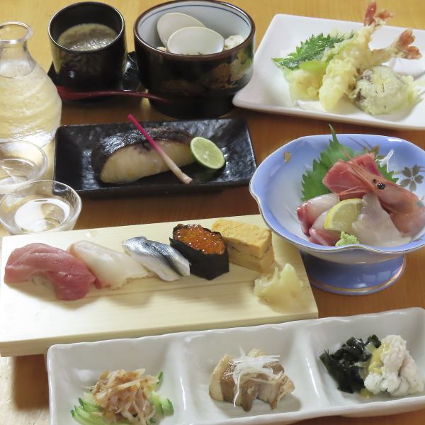 お造りやサイドメニューも豊富にご用意！