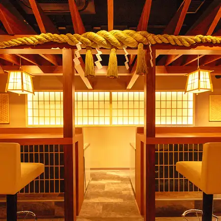 少人数~団体様までピッタリのお席にご案内いたします♪ご友人同士の飲み会はもちろん、デートや記念日、宴会など、プライベートからビジネスシーンまで幅広いニーズにお応えいたします。オープンなお席は、肩肘張らないカジュアルな雰囲気で気兼ねなくご宴会をお楽しみいただけます♪大宮エリアでのデートは是非当店まで!!