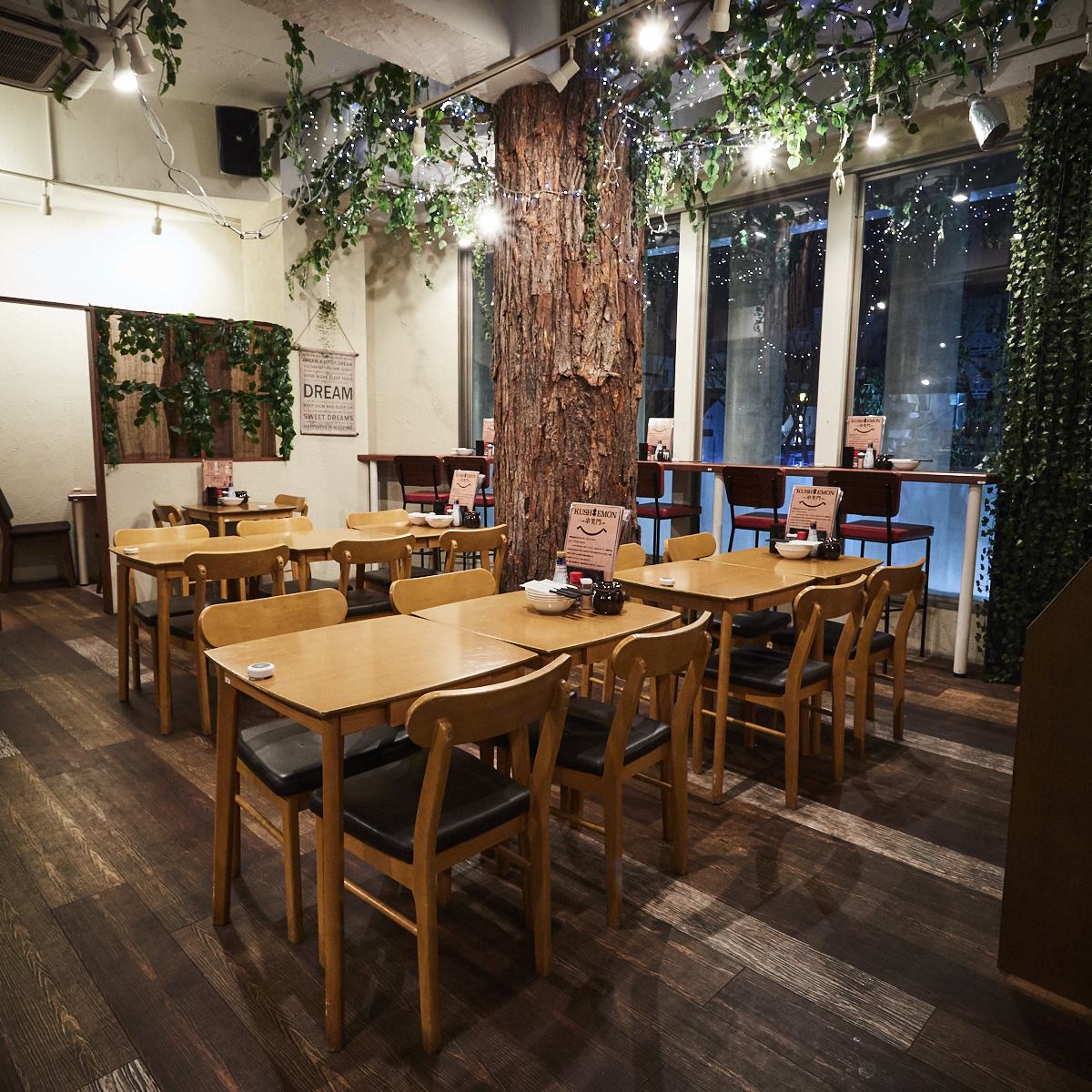 開放感あるおしゃれな店内でビアガーデン気分満喫!!