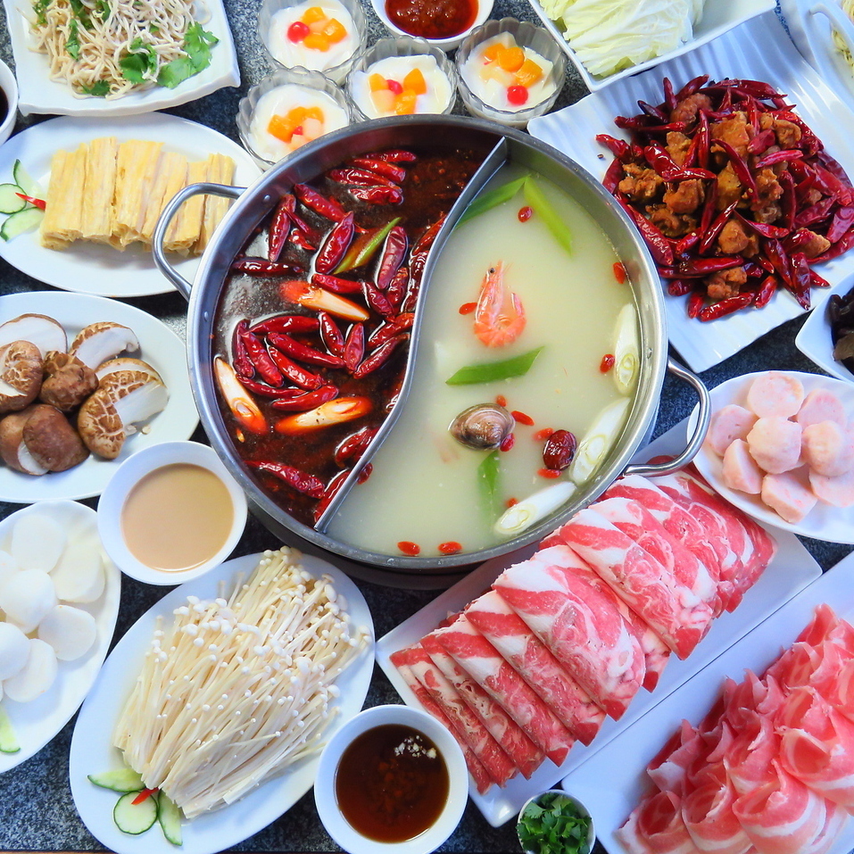 A healthy and beauty-enhancing super spicy hot pot course starting from 2980 yen♪