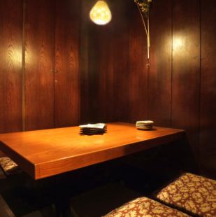 Digging Tatsutsu Private room 4 people [2-4 persons] Popular hideout history Digging Tatsutsu type seat! Private room with a calm atmosphere.Since it is a completely private room with a door, you can enjoy your meal and talk without worrying about other guests.On the way home from work, to gather with friends◎